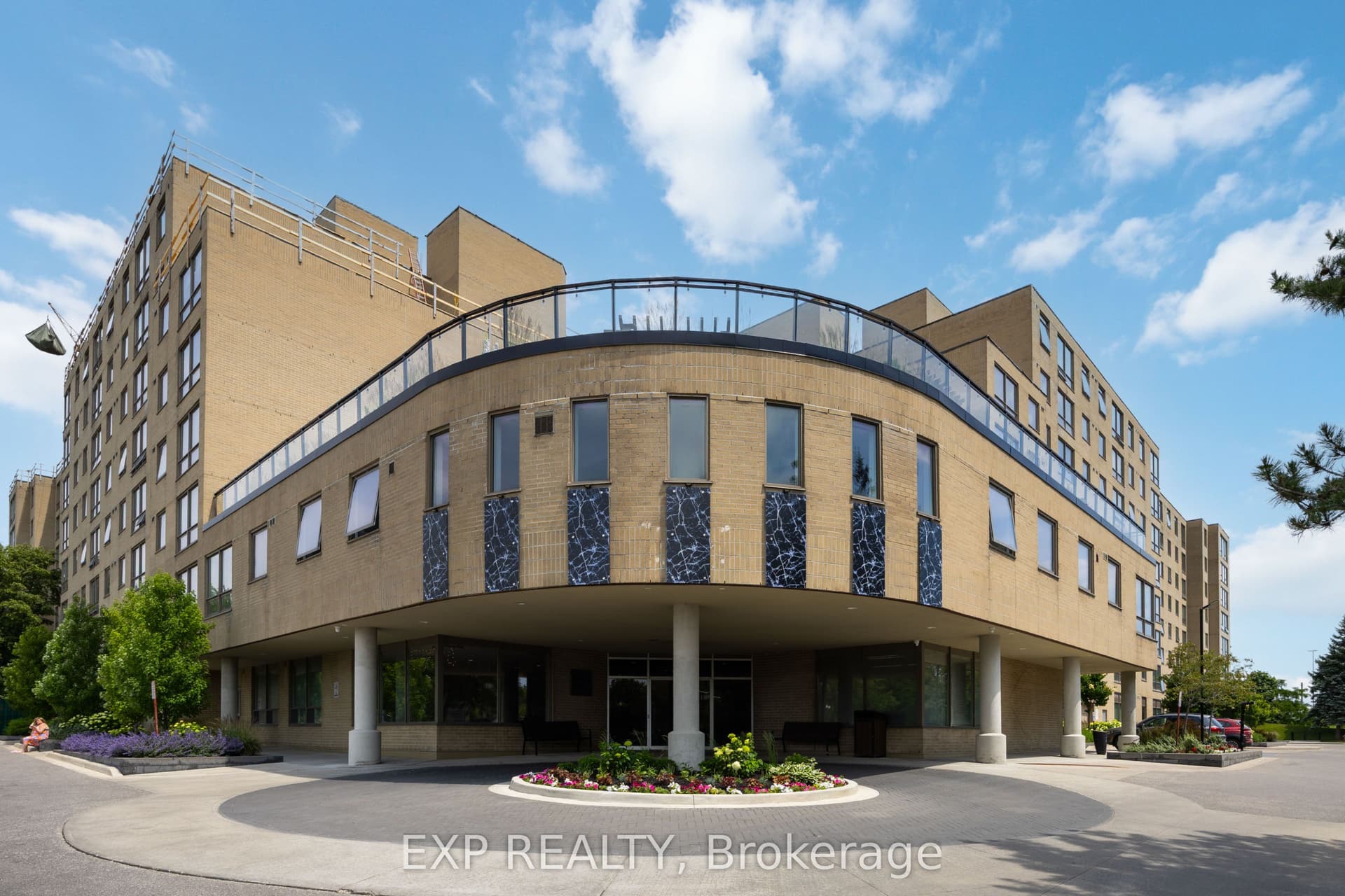 Suite 716 · Floor 7, Unit 716 · 326 Major Mackenzie Dr E