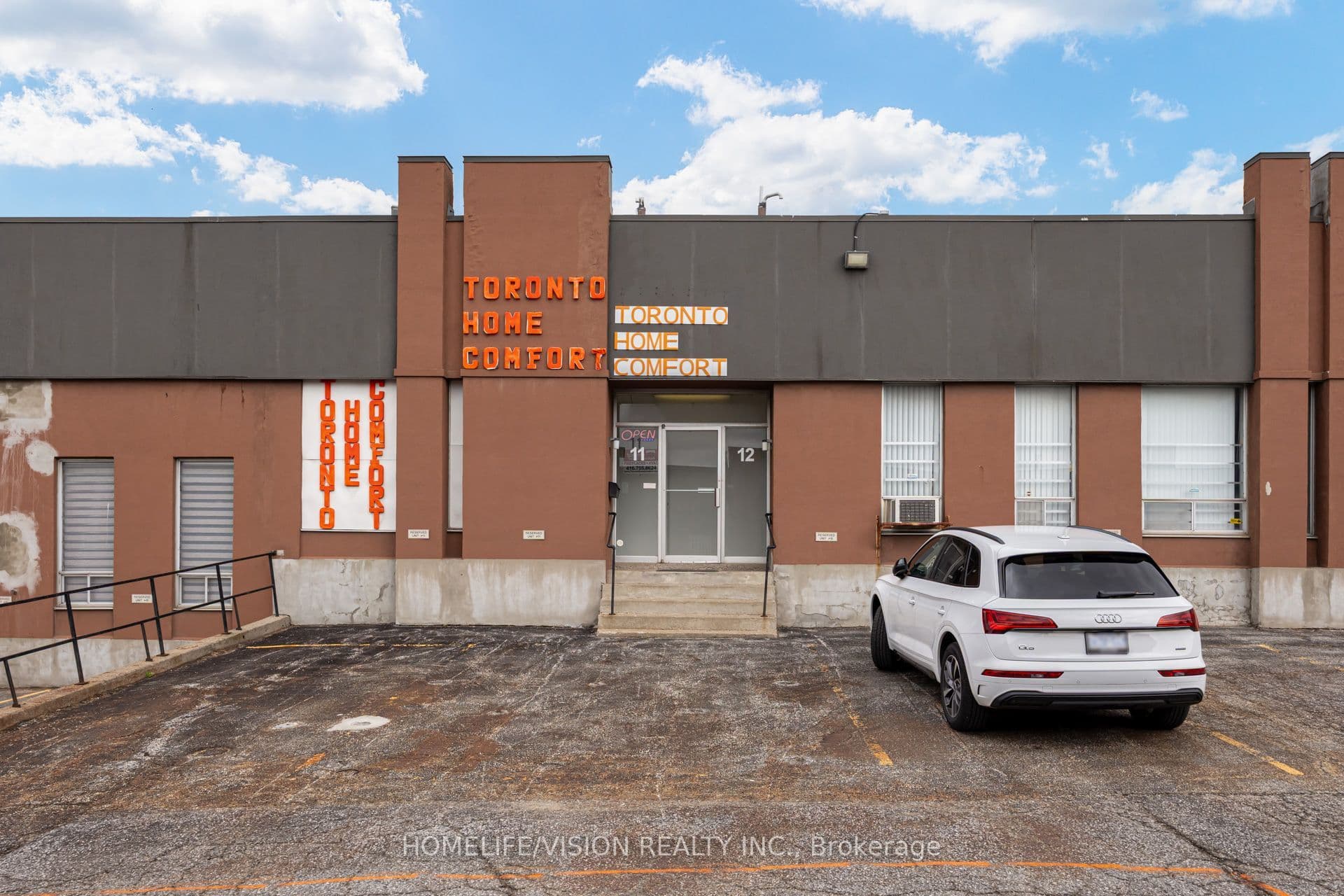 Unit 18, Unit 18 · 70 Don Park Rd