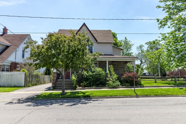 Multiplex at 23 Sullivan Avenue, Thorold, ON L2V 2Y3