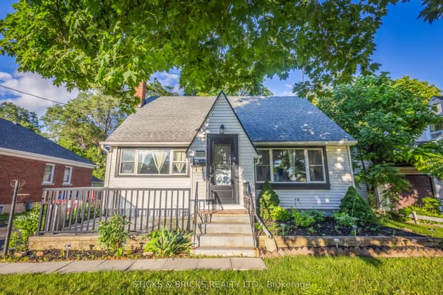 Detached at 6088 Dorchester Road, Niagara Falls, ON L2G 5T2