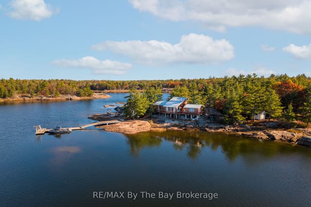 Detached at 2 Island 2890, Georgian Bay, ON P0E 1E0