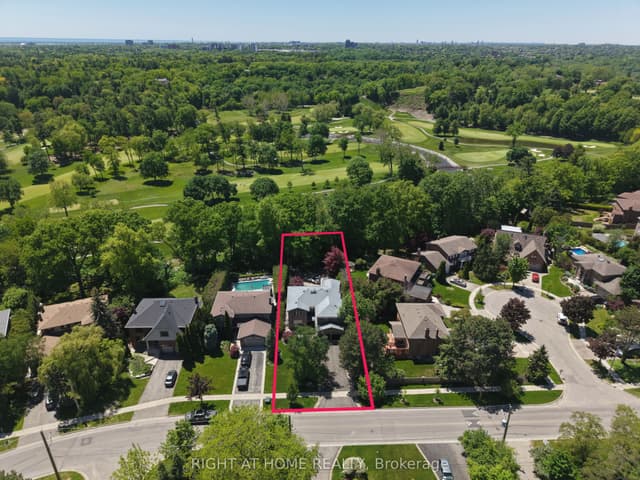 Detached at 2428 Old Carriage Road, Mississauga, ON L5C 3G4