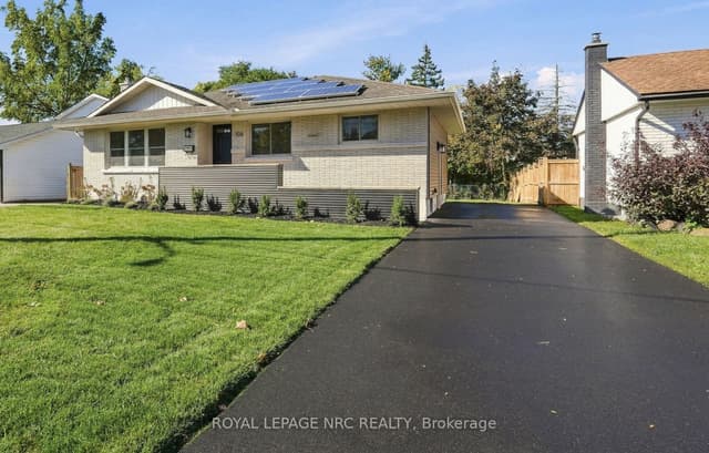 Detached at 106 JACOBSON Avenue, St. Catharines, ON L2T 3A3