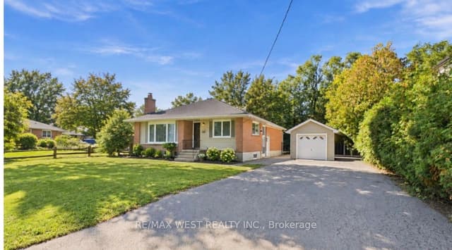 Detached at 56 Seaton Drive, Aurora, ON L4G 2K3