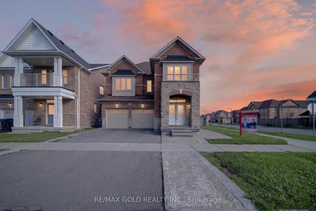Detached at 43 Kilkarrin Road W, Brampton, ON L7A 4C6