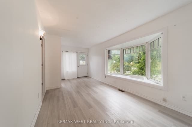 Detached at 2801 25 Side Road, Innisfil, ON L9S 3T2