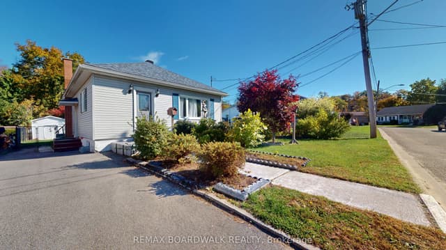 Detached at 31 Wright Crescent, Brockville, ON K6V 3W9