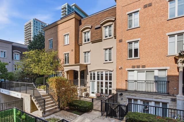Condo Townhouse at 54 East Liberty Street 1021, Toronto, ON M6K 3P3, Toronto C01