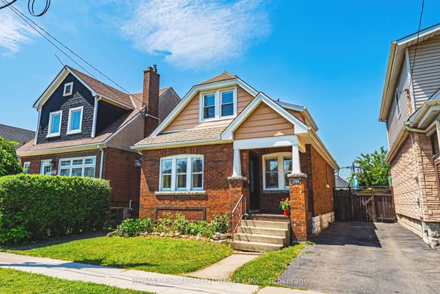 Detached at 255 Weir Street N, Hamilton, ON L8H 5G2
