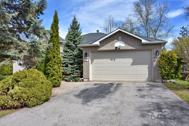 Detached at 17 Acorn Crescent, Wasaga Beach, ON L9Z 1L6