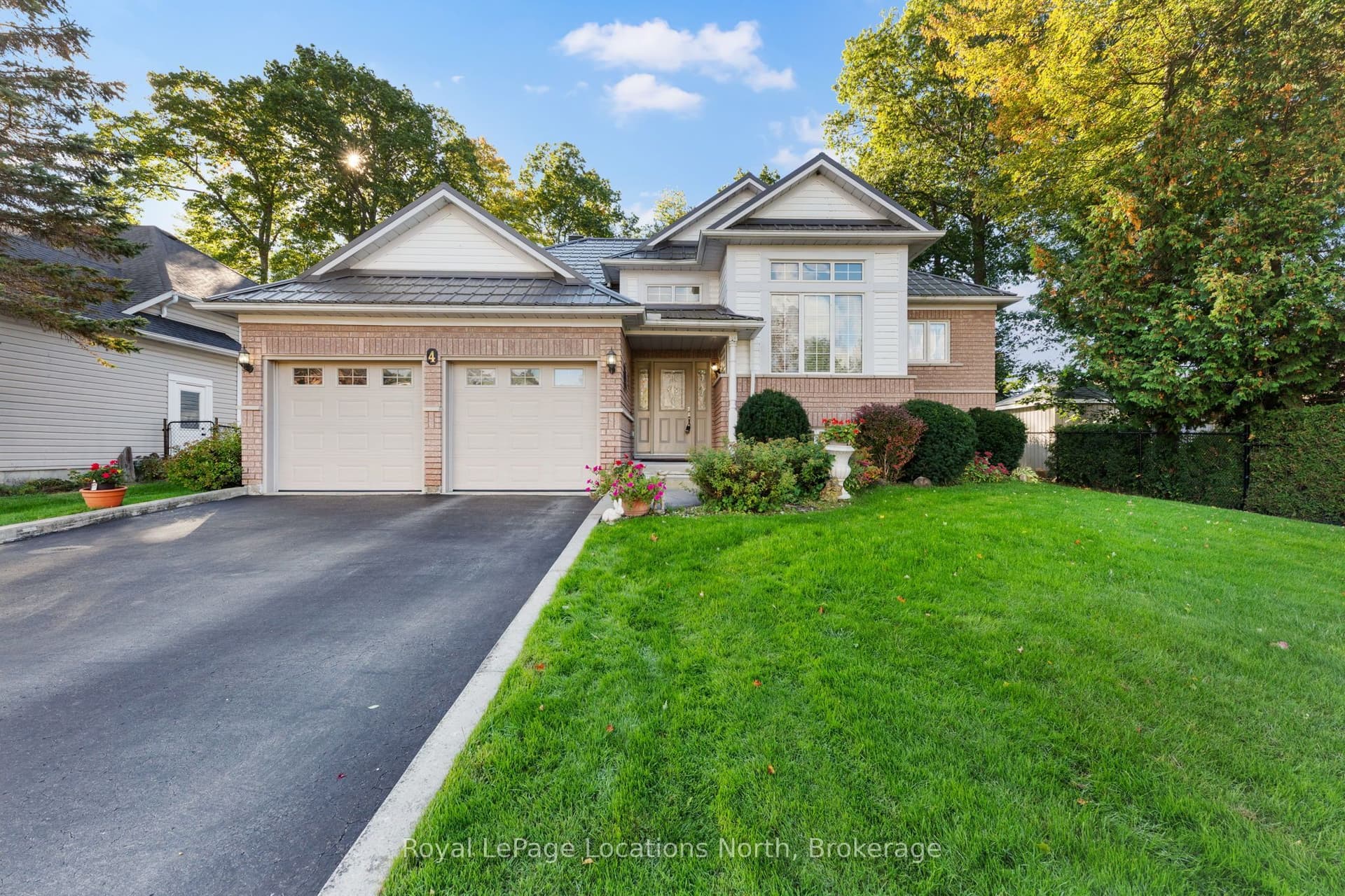 4 Trailwood Pl