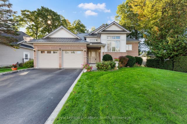 Detached at 4 TRAILWOOD Place, Wasaga Beach, ON L9Z 1M6