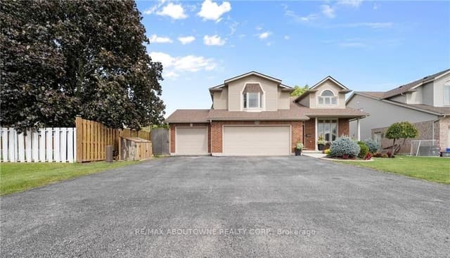 Detached at 4015 Weinbrenner Road, Niagara Falls, ON L2G 7X9