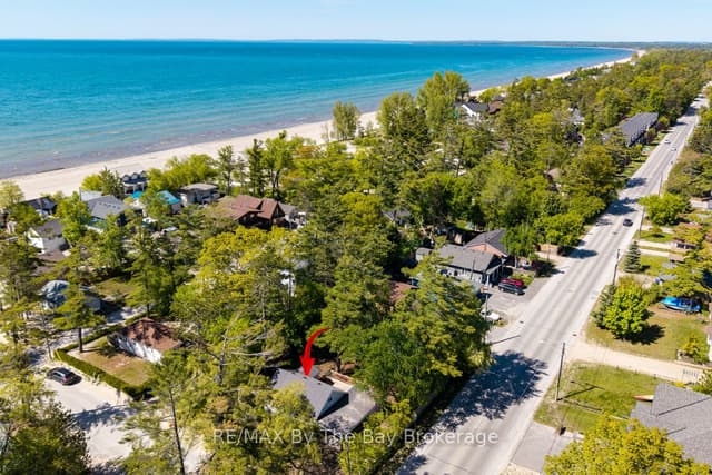 Detached at 33 17th Street N, Wasaga Beach, ON L9Z 2J1