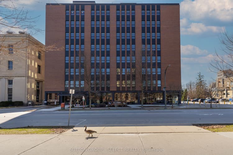 195 Dufferin Avenue