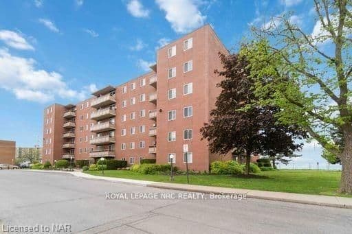 Condo Apartment at 264 W Grantham Avenue W 307, St. Catharines, ON L2P 3H1