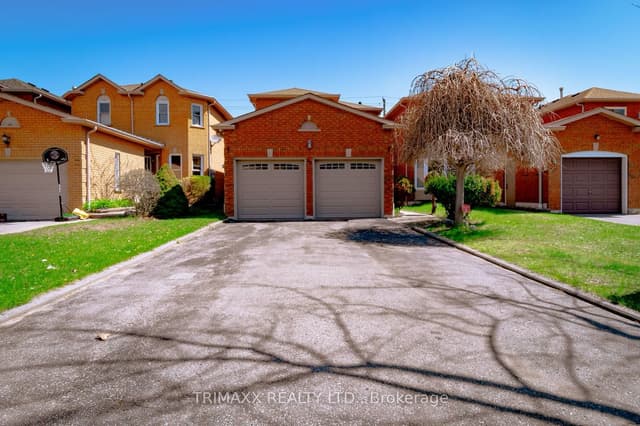 Detached at 92 Hartrick Place, Whitby, ON L1R 2C3