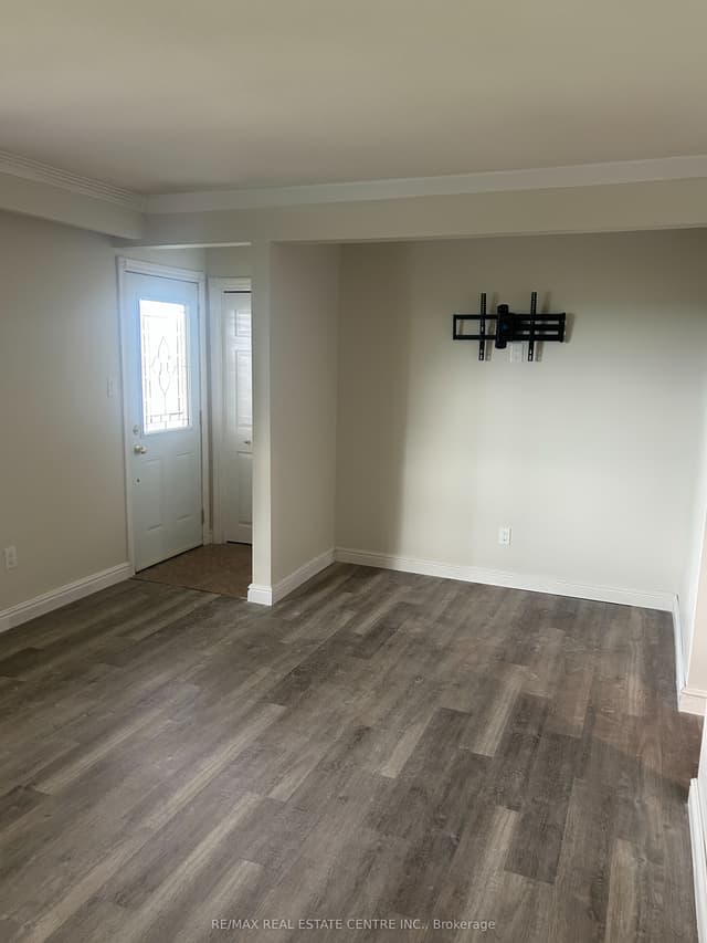 Detached at 319 King Street N, New Tecumseth, ON L9R 1N3