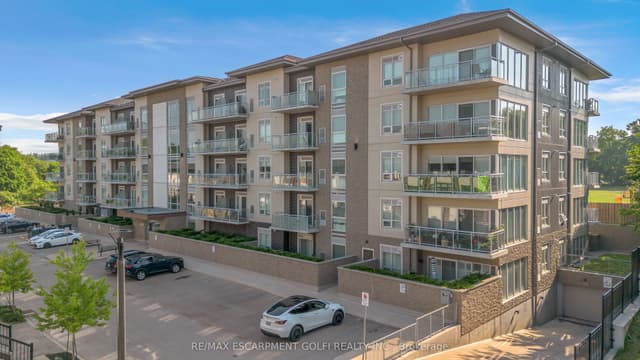 Condo Apartment at 16 Markle Crescent 208, Hamilton, ON L9G 0H4