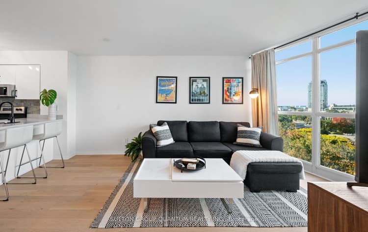 219 Fort York Boulevard