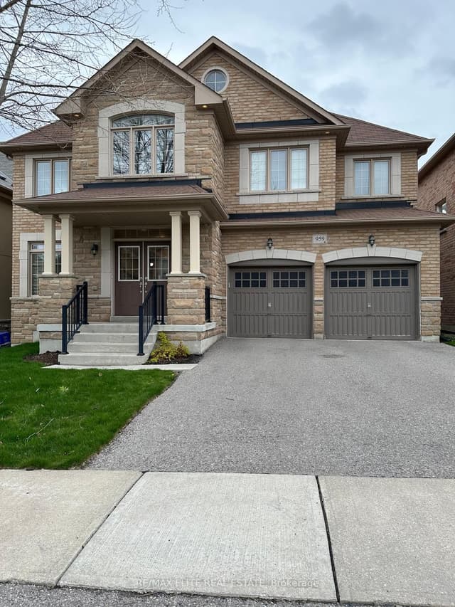 Detached at 959 Ernest Cousins Circle, Newmarket, ON L3X 0B7