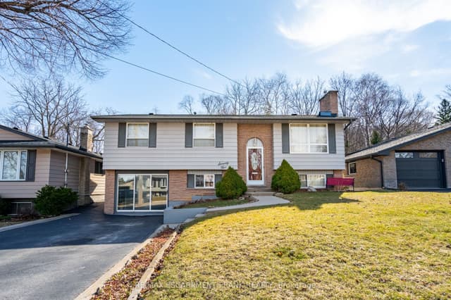 Detached at 75 Hanover Place, Hamilton, ON L8K 5X7