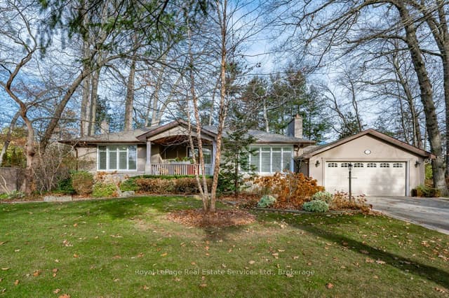 Detached at 349 WEDGEWOOD Drive, Oakville, ON L6J 4R6