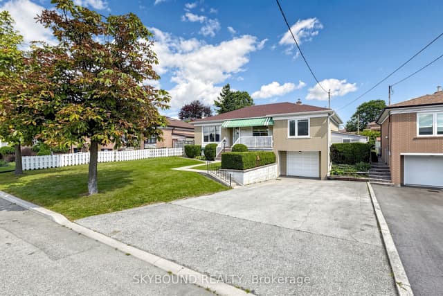 Detached at 13 Liscombe Road, Toronto, ON M6L 2Z9, Toronto W04