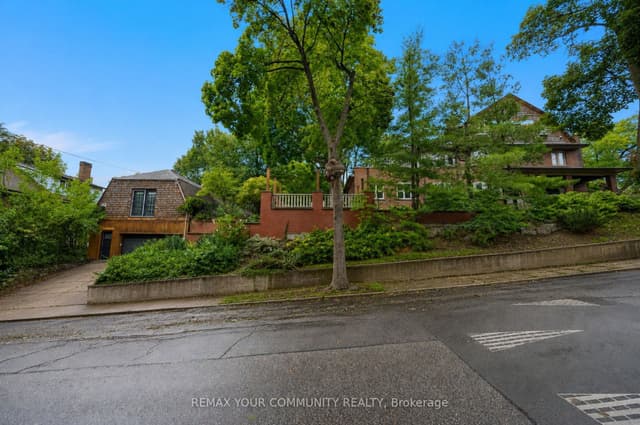 Detached at 62 Indian Grove, Toronto, ON M6R 2Y4, Toronto W01