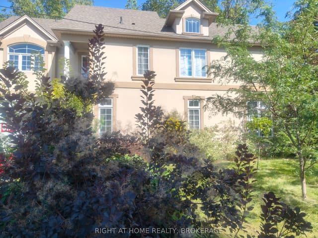 Detached at 22 Ursula Avenue, St. Catharines, ON L2T 1T1