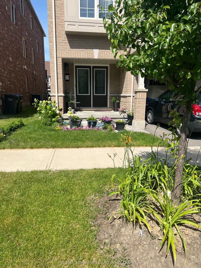Semi-Detached at 23 Francesco Street Room 1, Brampton, ON L7A 4N6