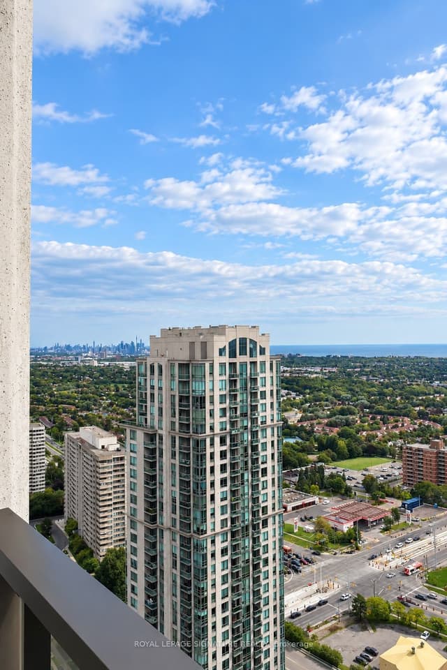 Condo Apartment at 36 Elm Drive 3306, Mississauga, ON L5B 0N3