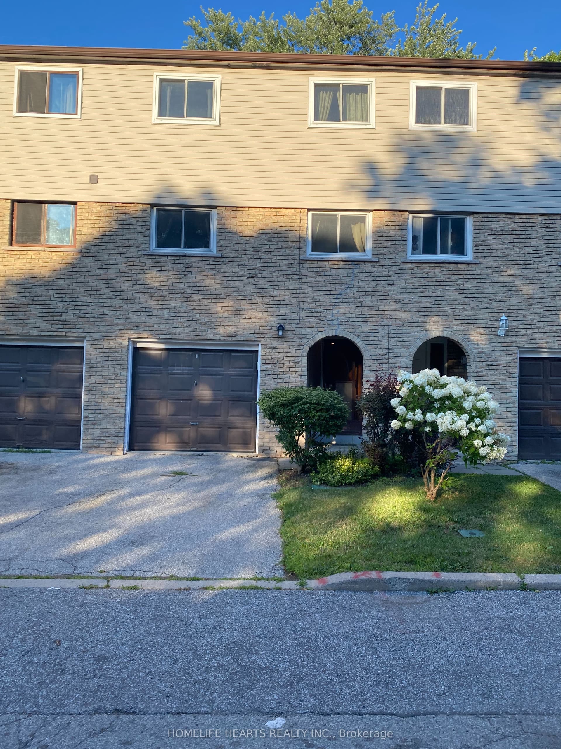 Suite 22, Unit 22 · 21 Rockwood Dr