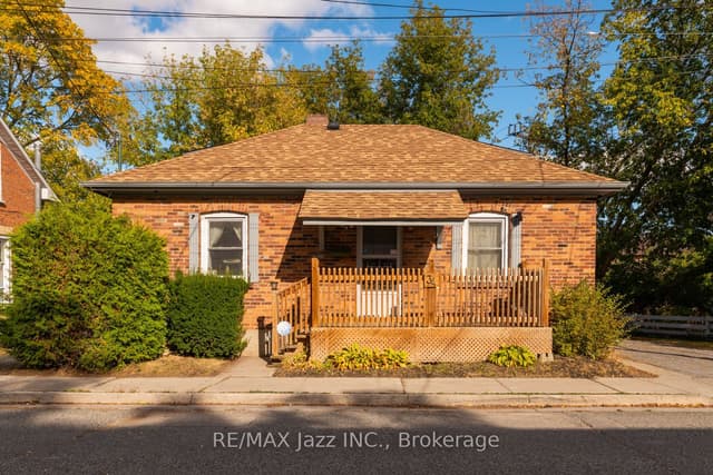 Detached at 34 Jackson Avenue, Peterborough, ON K9J 5B9