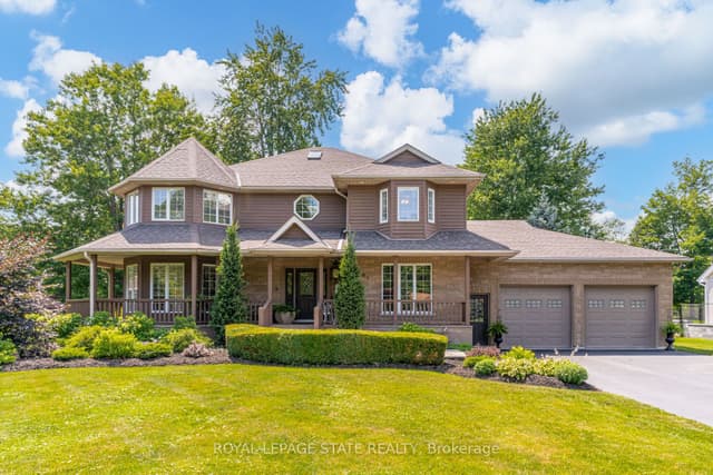 Detached at 994 Courtland Drive, Hamilton, ON L9G 3L1