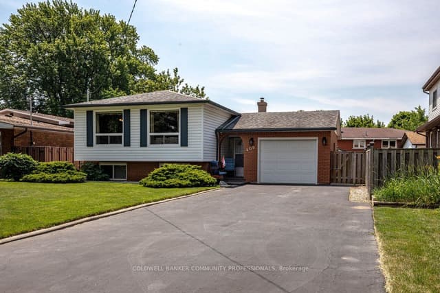 Detached at 409 Mohawk Road W, Hamilton, ON L9C 1W5