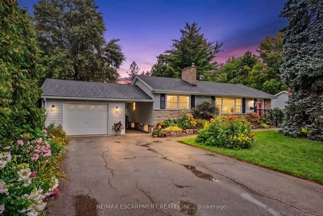Detached at 11 Miller Drive, Hamilton, ON L9G 2H9
