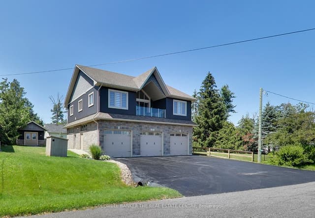Detached at 224 Lakeshore Road E, Oro-Medonte, ON L0L 2E0