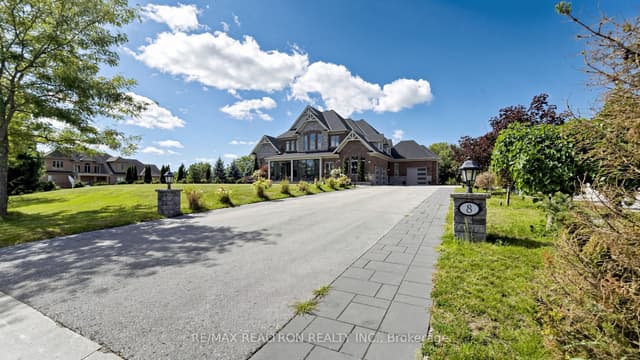 Detached at 8 Fawn Grove, Whitchurch-Stouffville, ON L4A 1R9