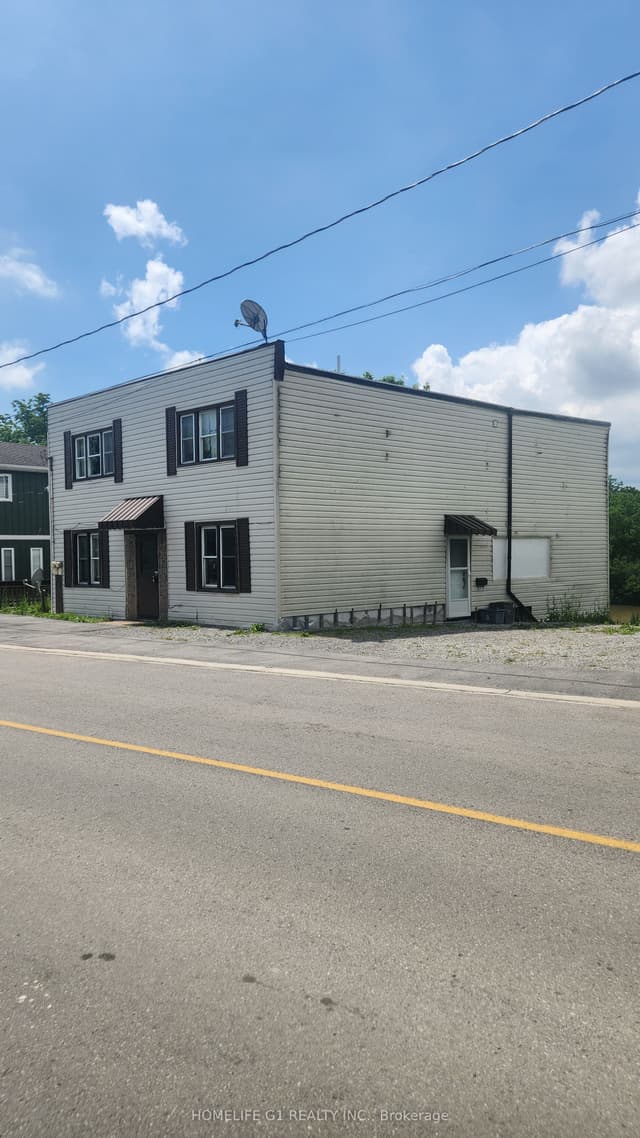 Fourplex at 42 Riverside Drive, Welland, ON L3C 5E2