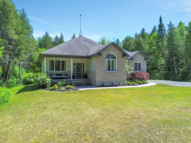 Detached at 701 Deertail Lane, Carp - Huntley Ward, ON K0A 1L0
