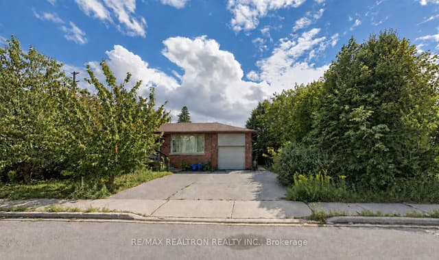 Detached at 468 Windhurst Gate #2Bed BSMNT, Richmond Hill, ON L4C 2V4