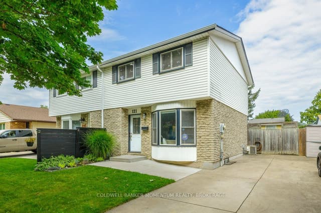 Semi-Detached at 121 Dorothy Street, St. Catharines, ON L2N 6Z6