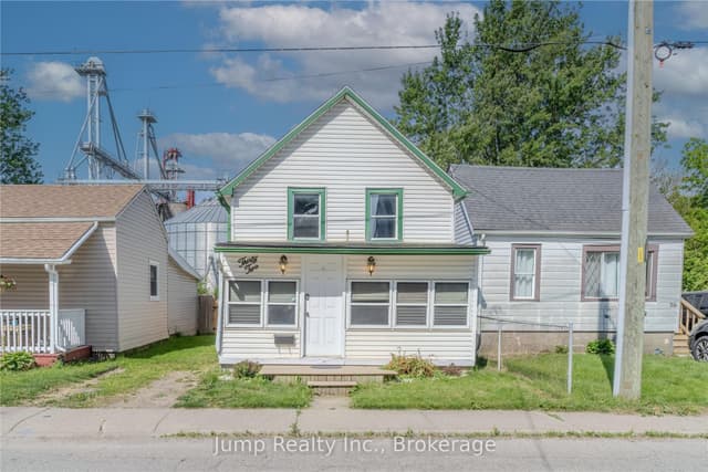 Detached at 32 Degge Street, Chatham-Kent, ON N7M 4X2