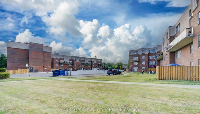 Condo Townhouse at 1055 B Forestwood Drive 122, Mississauga, ON L5C 2T8