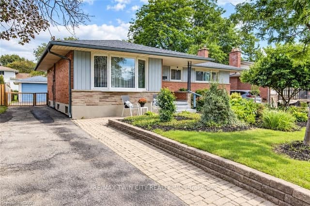 Detached at 507 Manchester Road, Kitchener, ON N2B 1A7