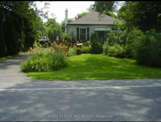 Detached at 156 Mary Street, Niagara-on-the-Lake, ON L0S 1J0