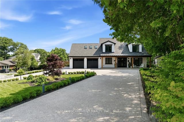 Detached at 204 Fallingbrook Drive, Hamilton, ON L9G 1E6
