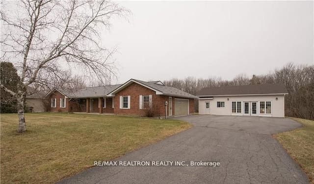 Detached at 18505 Glen Road, South Glengarry, ON K0C 2J0