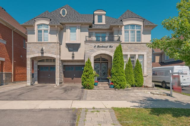 Detached at 4 Burlwood Road, Brampton, ON L6P 4E9
